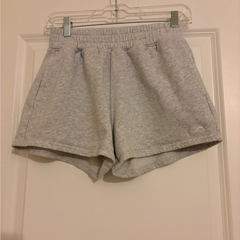 Hollister Ultra High-Rise Fleece Shorts - Picture 9 of 9